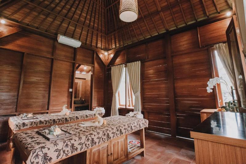 Budhi Ayu And By Mahaputra-chse Certified Ubud (Bali)